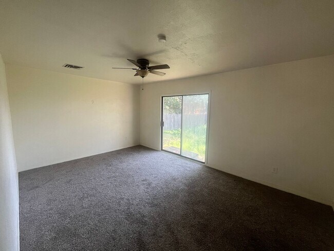 Building Photo - Great 2 Bedroom 1 Bathroom Property