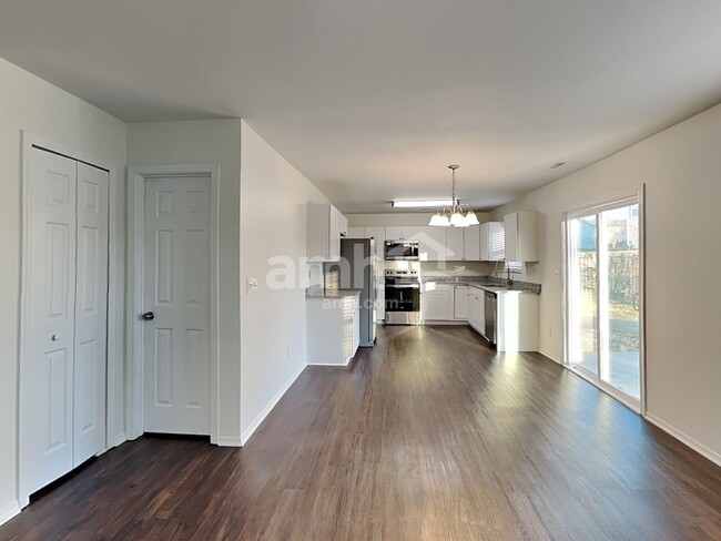 Foto del edificio - 9512 Birchcroft Ln