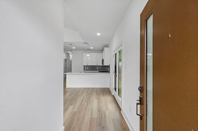 Foto del edificio - 8109 Hamlet St