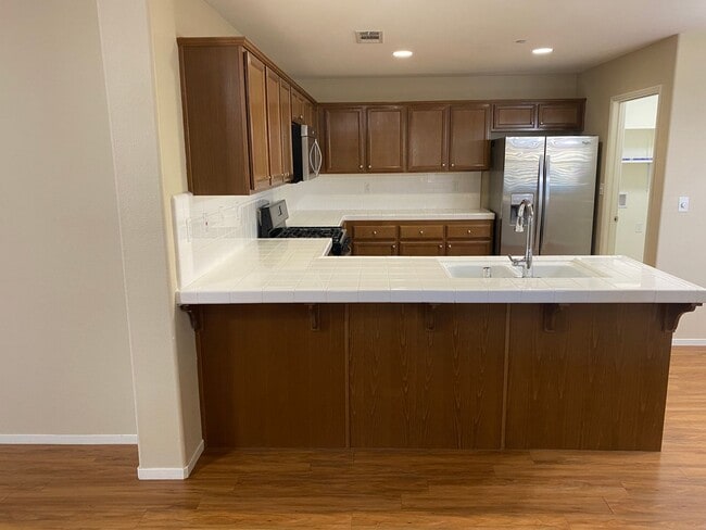 Building Photo - Tulare