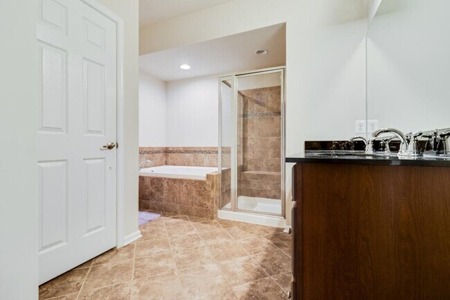 Building Photo - 1315 Cheswick Ln