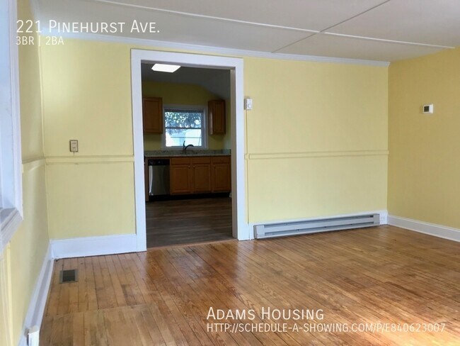 Foto del edificio - Spacious 3 Bedroom House Close to Campus