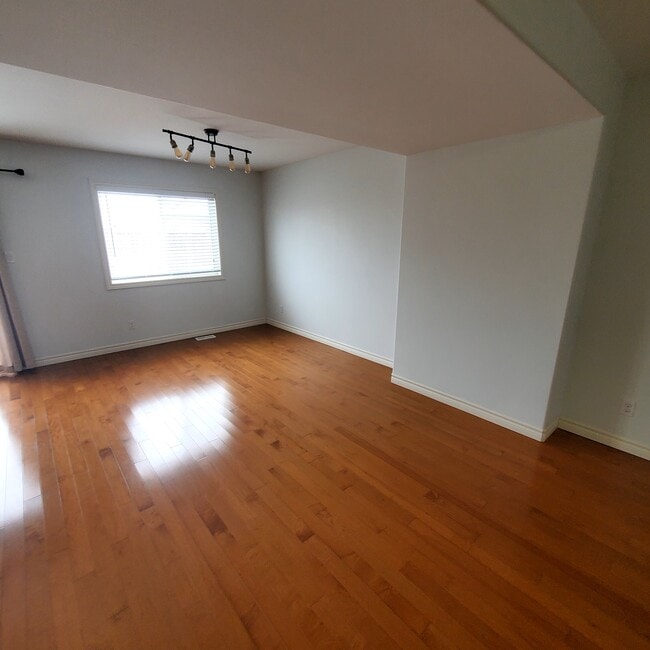 Building Photo - 50 Princeton Pl