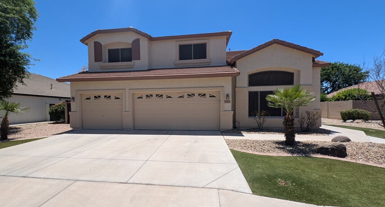 Foto principal - 4 Bedroom Home in the Kerby Estates Commun...