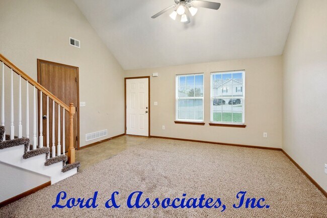 Foto del edificio - Two story, 3 Bdrm., 2 Bath Grain Valley