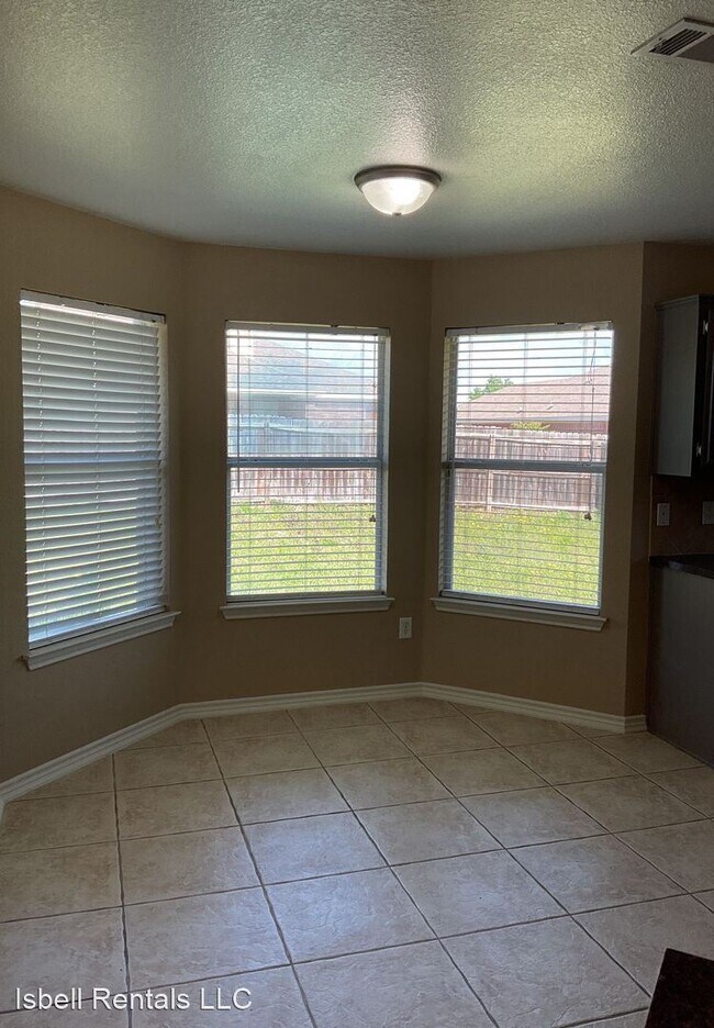 Foto del edificio - 4 br, 2 bath House - 4105 Maid Marian Circle