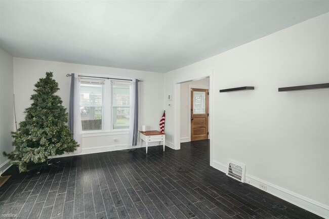 Building Photo - 3 br, 1 bath House - 208 Chestnut Street