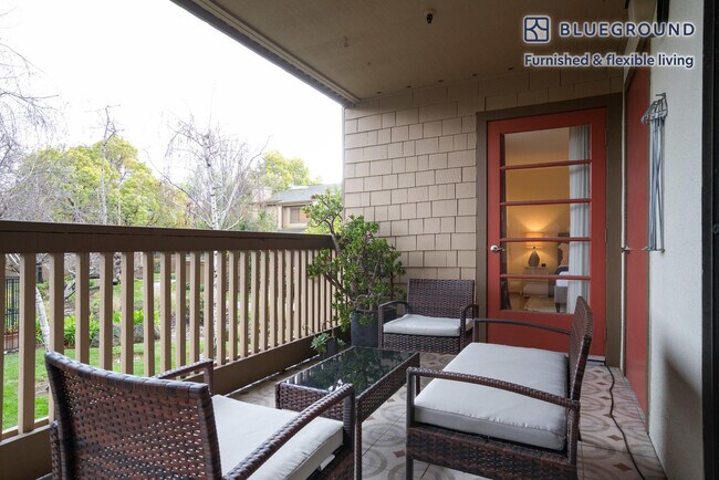 Foto del edificio - 49 Showers Dr