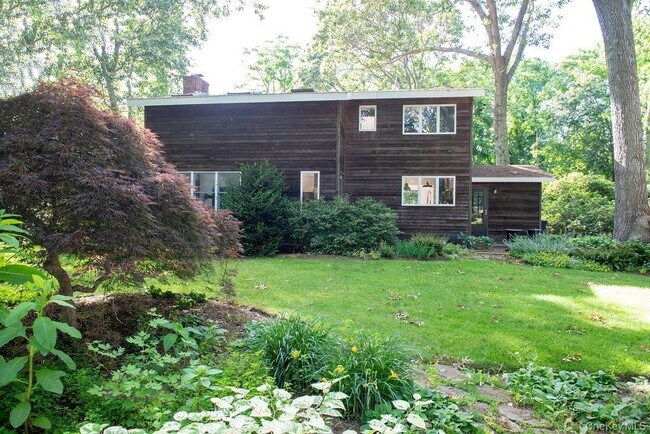 Foto del edificio - 1045 Wagon Wheel Ln