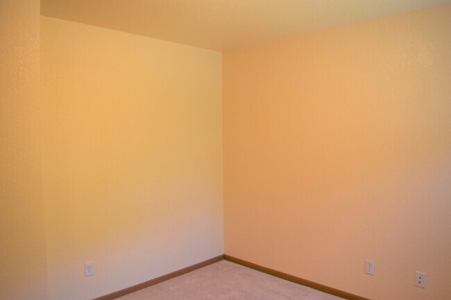Foto del edificio - Spacious & Convenient Living in Shady Oaks!