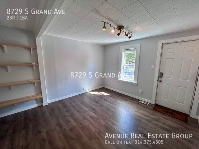 Foto del edificio - 8729 S Grand Ave