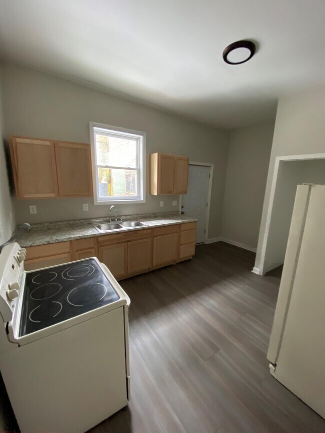 Photo - 314 E 15th St House