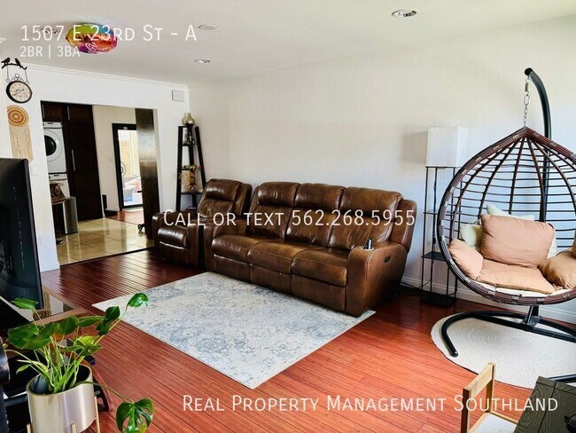 Foto del edificio - End Unit 2/3 Townhome with Garage