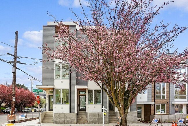 Foto del edificio - 447 NE 73rd St
