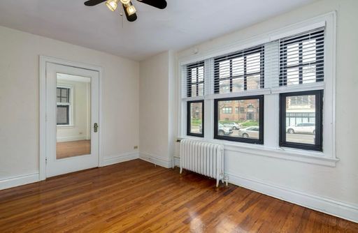 Foto del edificio - 5616 Pershing Ave