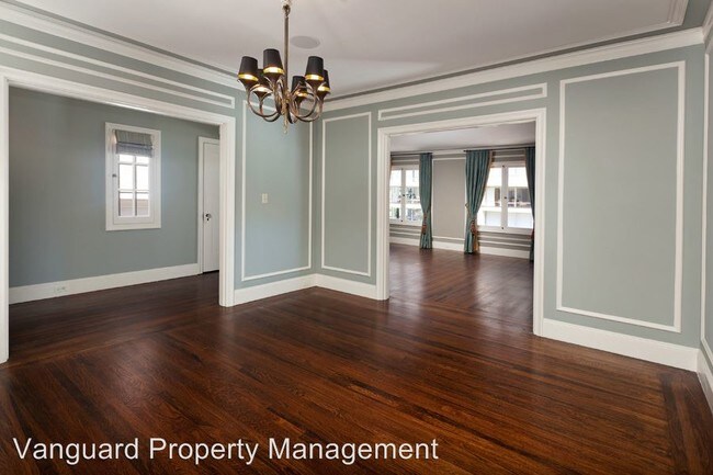 Building Photo - 3 br, 3.5 bath Apartment - 1981 Broadway St