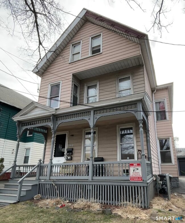 Building Photo - 1231 State St