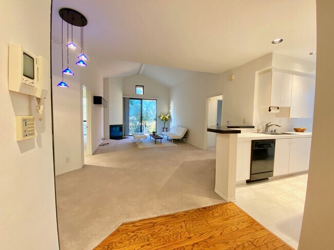 Foto del edificio - 12211 Idaho Ave