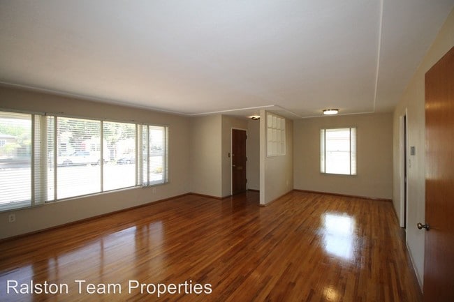 Building Photo - 3 br, 1 bath House - 79 J St.