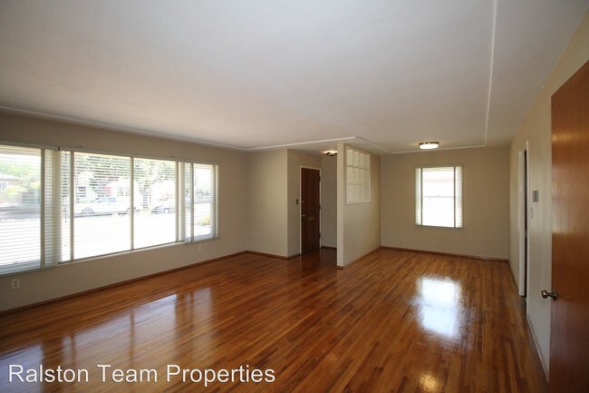 Foto del edificio - 3 br, 1 bath House - 79 J St.