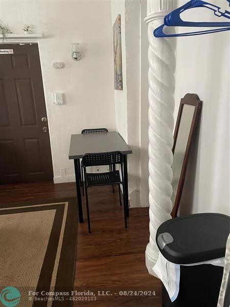 Foto del edificio - 277 NE 82nd St