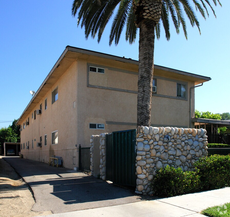 Building Photo - 1226 W Stoneridge Ct