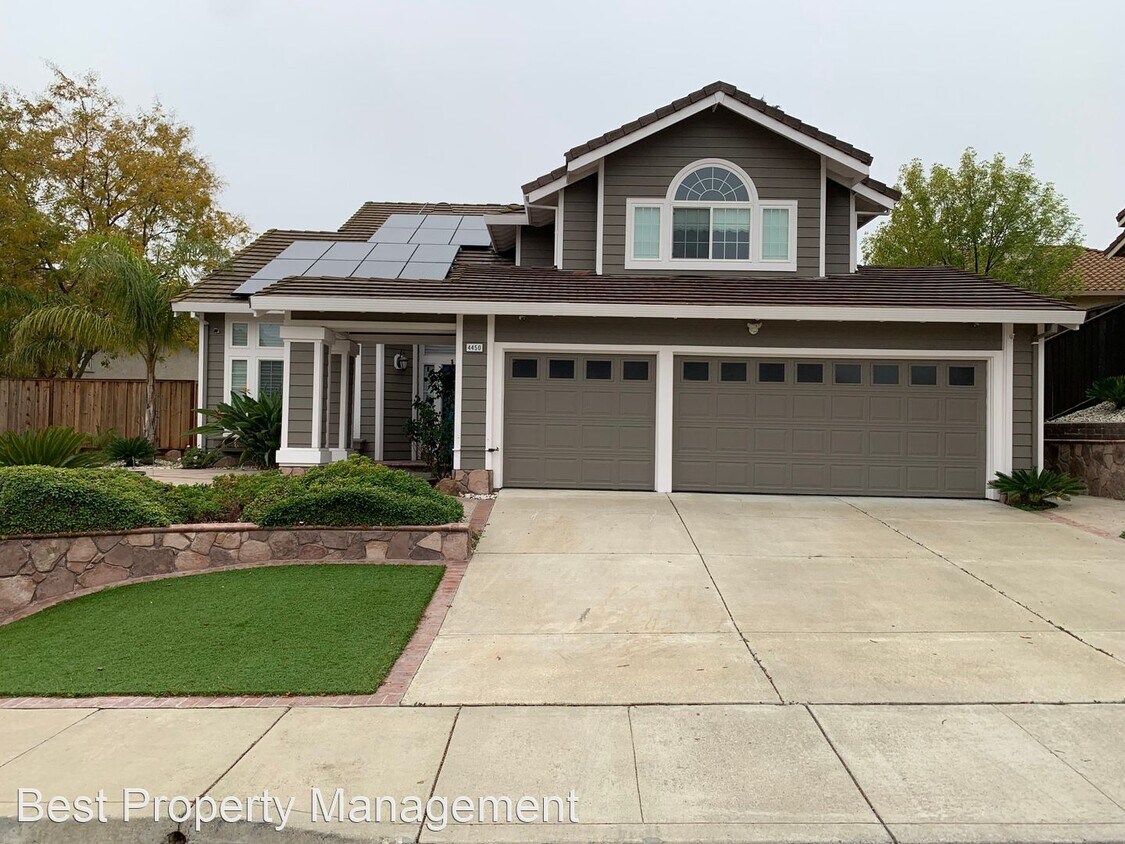 Primary Photo - 4 br, 3 bath House - 4450 Pronghorn Way