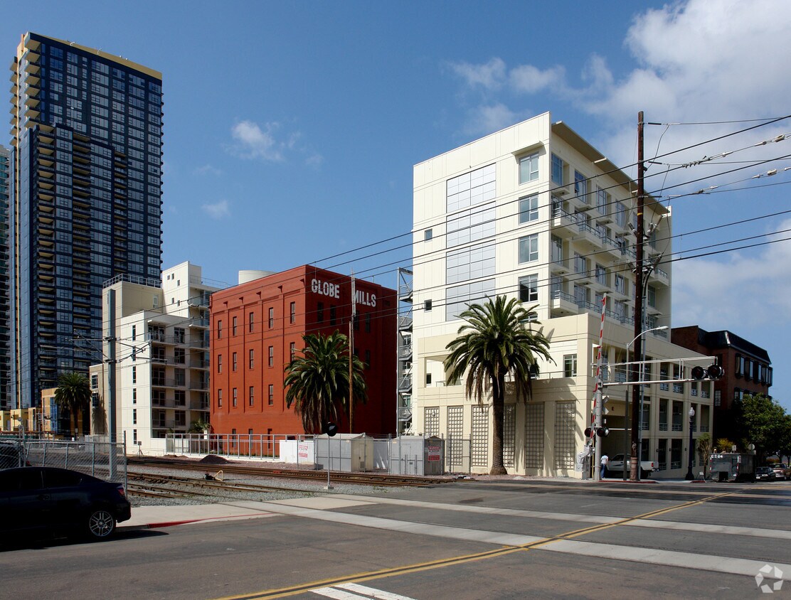 Foto principal - 825 W Beech St