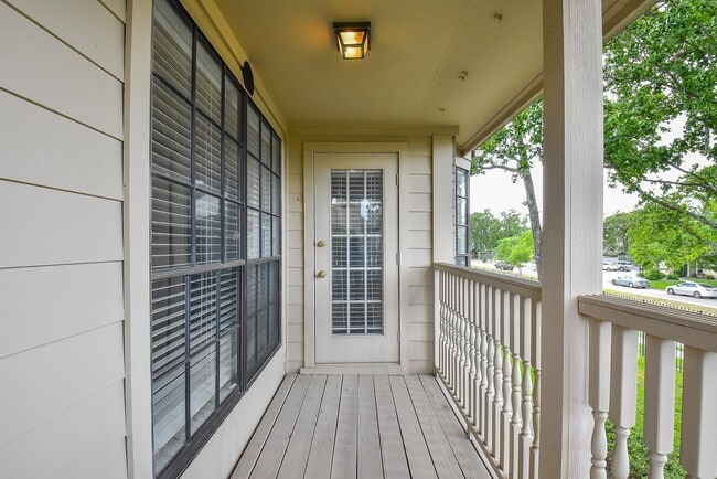 Foto del edificio - 800 Country Pl Dr