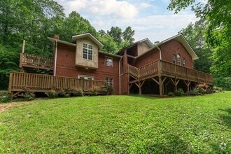 Building Photo - 22 Indian Knob Rd