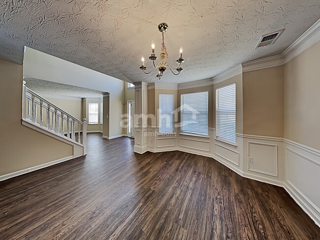 Building Photo - 233 Biltmore Way