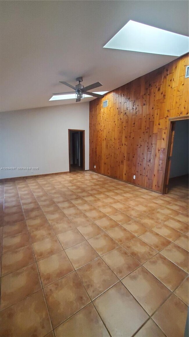 Foto del edificio - 1060 NW 110th Ln