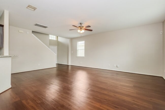 Building Photo - 2802 Mesquite Ridge Dr