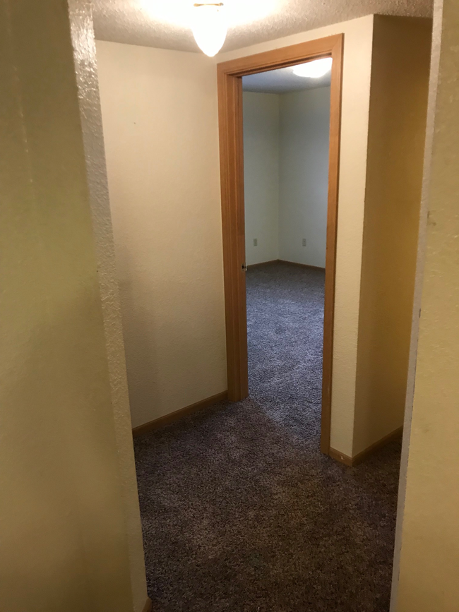 Foto del edificio - 701 Deerbrook Cir