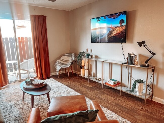 Interior Photo - Town & Country Apartments
