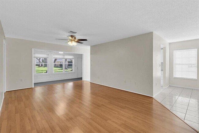 Foto del edificio - 4814 Grist Mill Cir