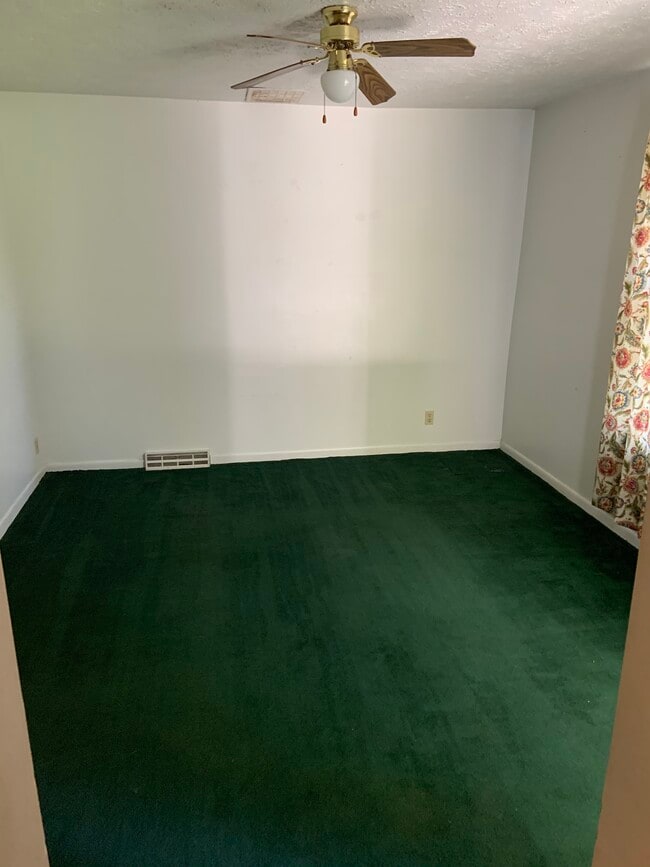 living area - 1217 High St