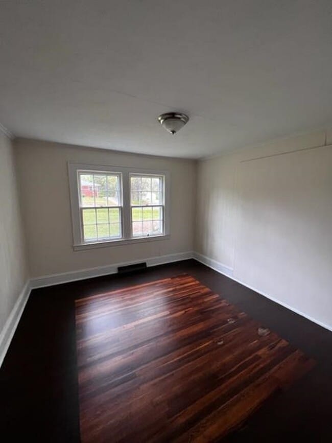 Building Photo - 304 Liberty Rd