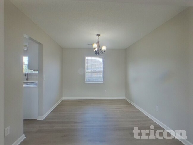 Foto del edificio - 5 Hidden Pines Rd