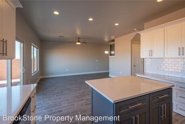 Foto del edificio - 3 br, 2.5 bath House - 682 Malorie Way