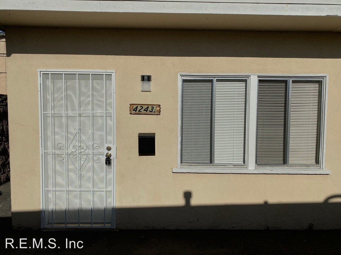 Primary Photo - 4241-475 Redondo Beach Blvd