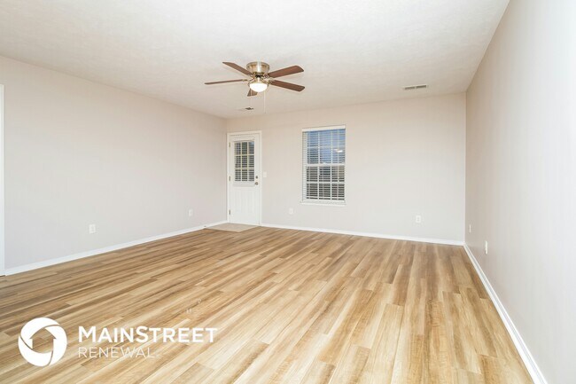 Foto del edificio - 7218 Hidden Lake Dr