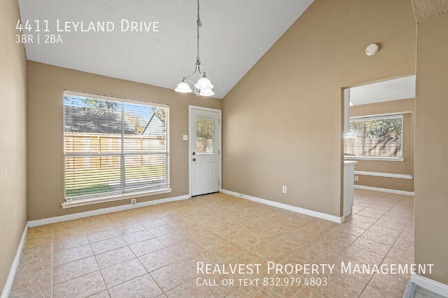 Foto del edificio - 4411 Leyland Dr