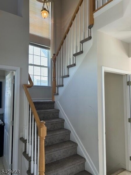 Foto del edificio - 240 Winding Hill Dr