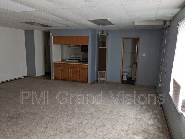 Building Photo - 2 E Jefferson Ave