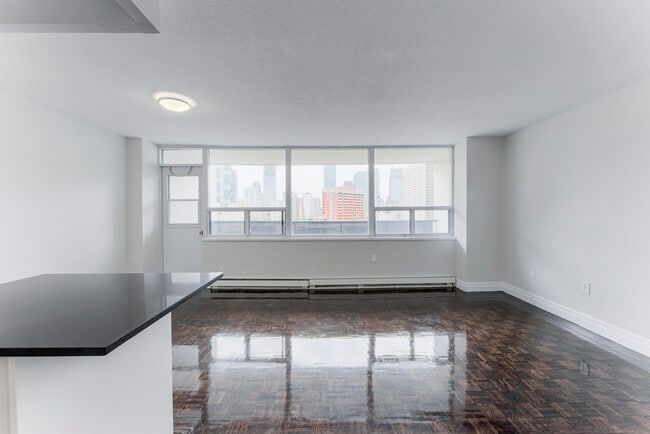 Building Photo - 155 Wellesley Street East