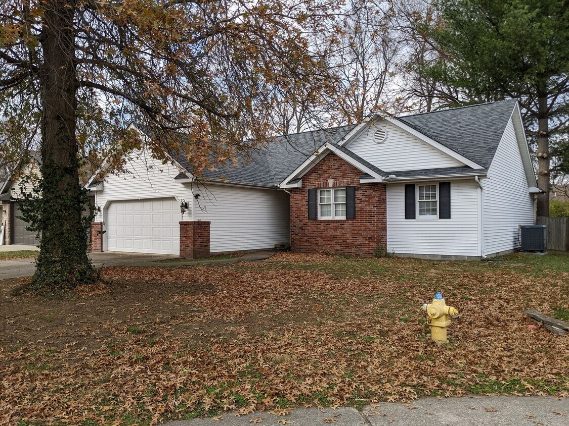 Primary Photo - 3 Bedroom 2 Bathroom Home In Amber Woods E...