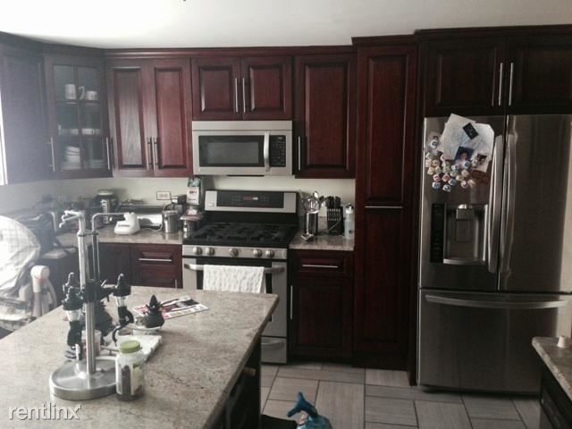 Foto del edificio - 922 W 18th Pl