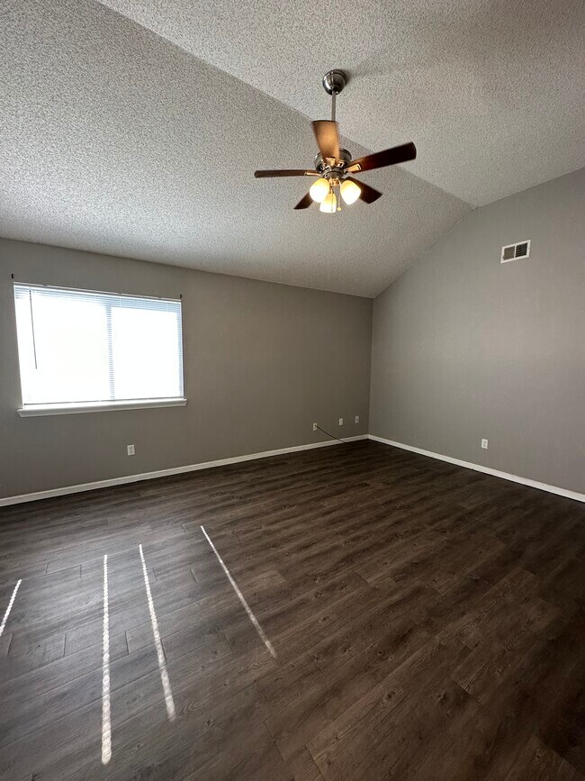 Foto del edificio - 140 E Mulberry St