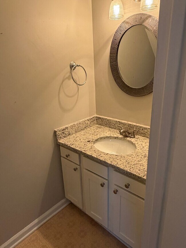 Building Photo - Comfort & Style: 2-Bedroom Raleigh Townhouse